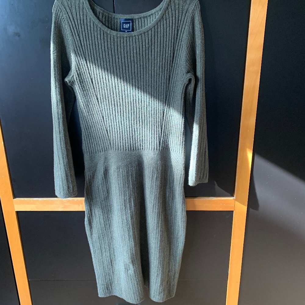 Gap long sleeve dress